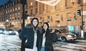 奚梦瑶和小姑子处成闺蜜！圣诞一周都形影不离，陪完婆婆又陪老公