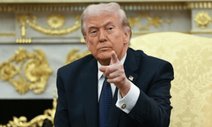 善变的特朗普 不断试图改写伊朗的结局