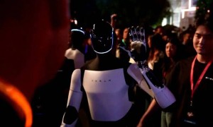 AI「投毒」曝光背后，凡事听 AI 的我们还「自由」吗