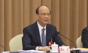 青海省委书记吴晓军：从头至尾看了《生命树》，数次落泪