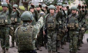 24小时内,大陆传两侧信号,轰-6K赴台海后,岛内进行空军演习